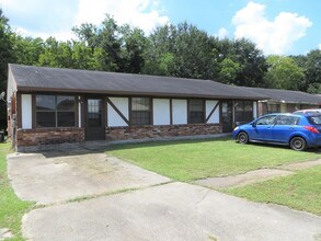 Building Photo - 2 bed 1 bath Home for Rent