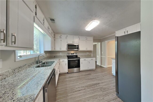 Building Photo - 2742 Bentwood Dr