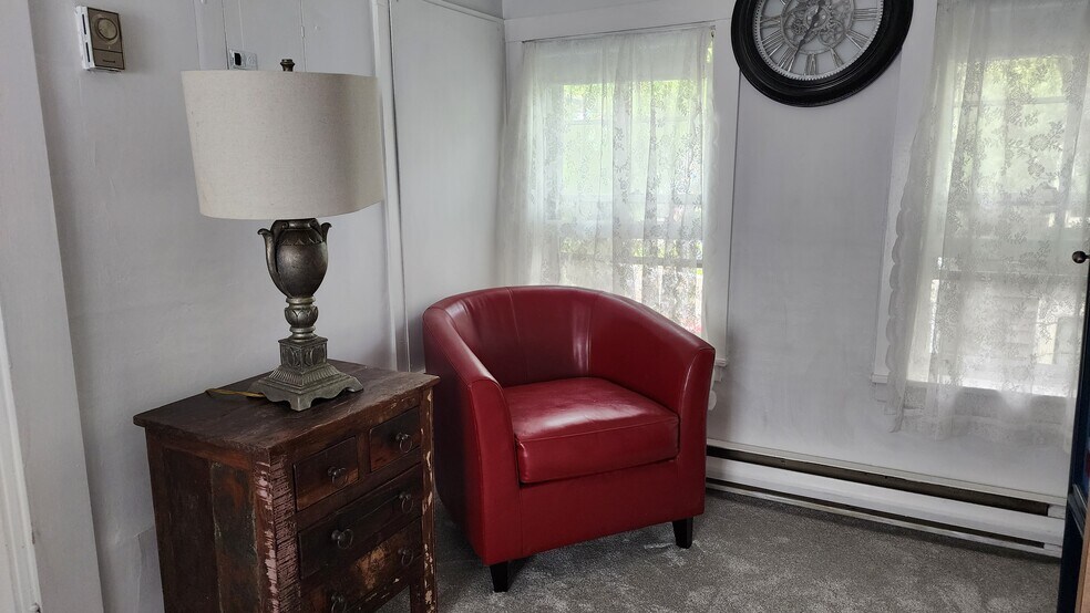 Building Photo - 30 Main St