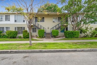 Building Photo - 2 BEDROOMS 1 BATH UNIT IN GREAT LOCATION!!!