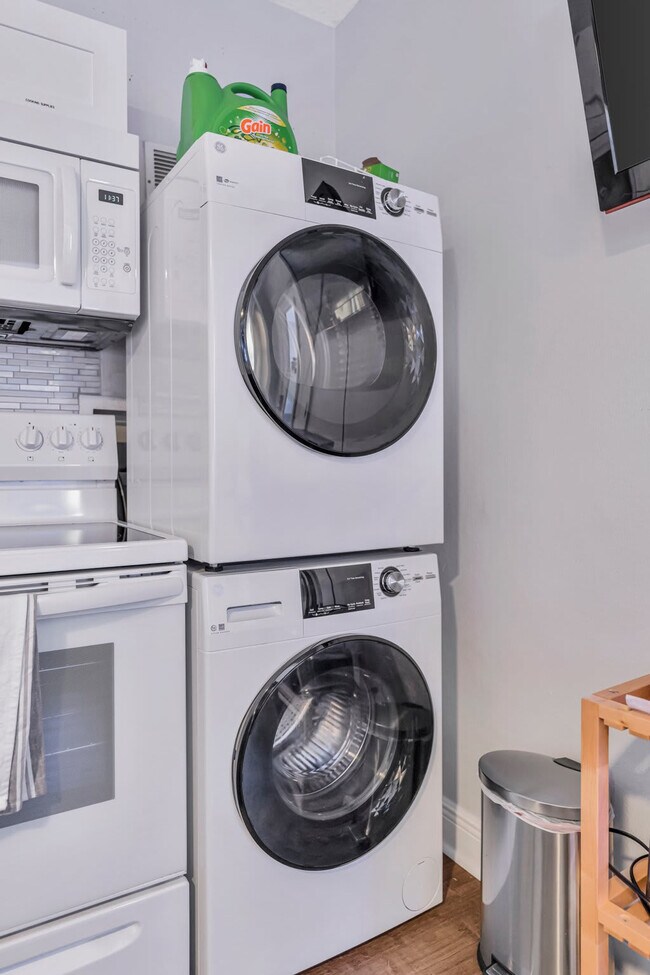 Building Photo - 3317 W St Conrad St