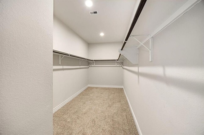 Building Photo - 31214 Gullwing Manor Dr