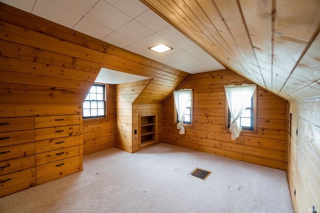 Building Photo - 3117 Oswego Ave