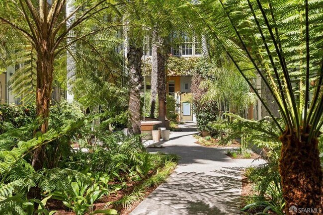 Building Photo - 461 2nd St