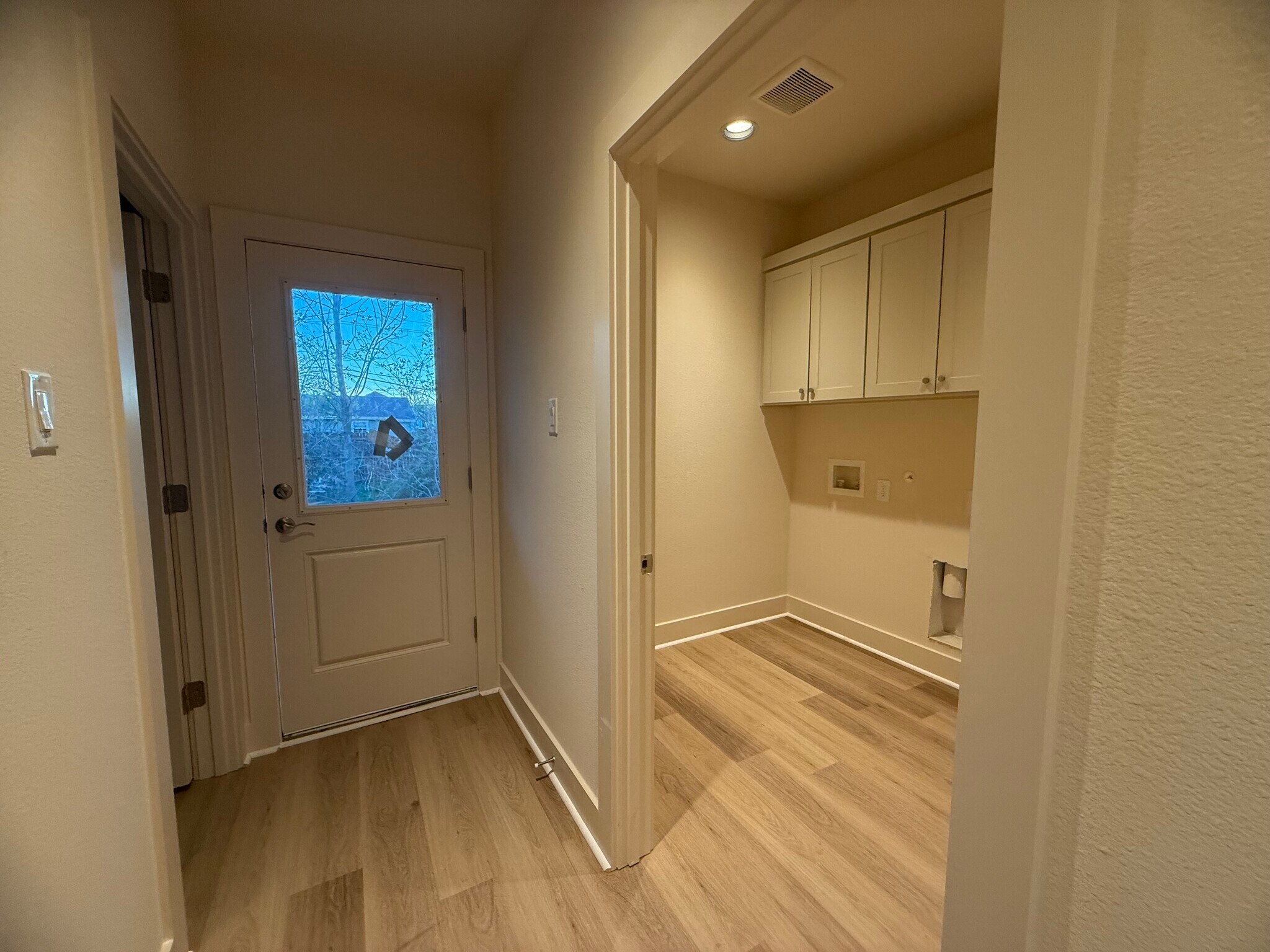 Building Photo - 104 Kirkland St