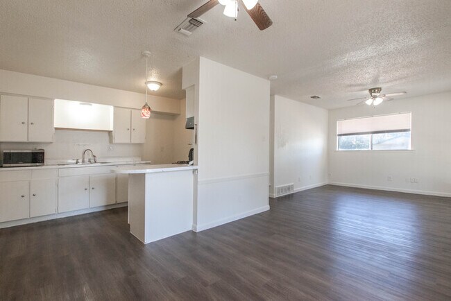 Building Photo - 3920 Redstone Rd