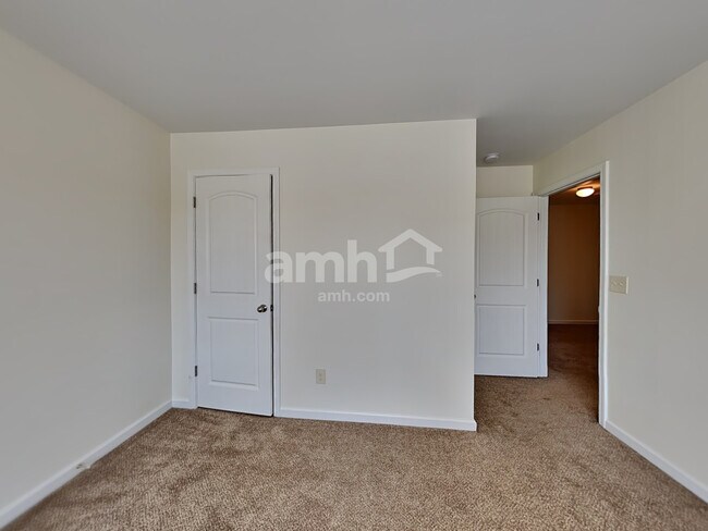 Building Photo - 2145 Villa Spring Ct