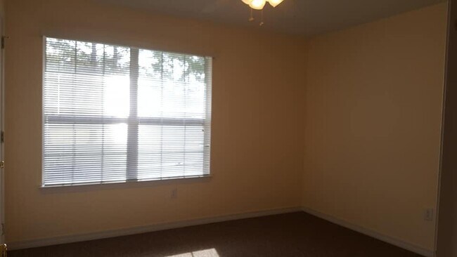 Building Photo - 3-Bed 2-Bath Brick Home located in the Heart of Foley