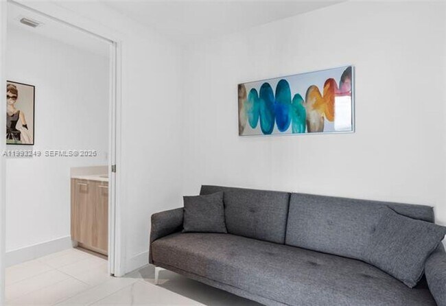 Building Photo - 501 NE 31st St