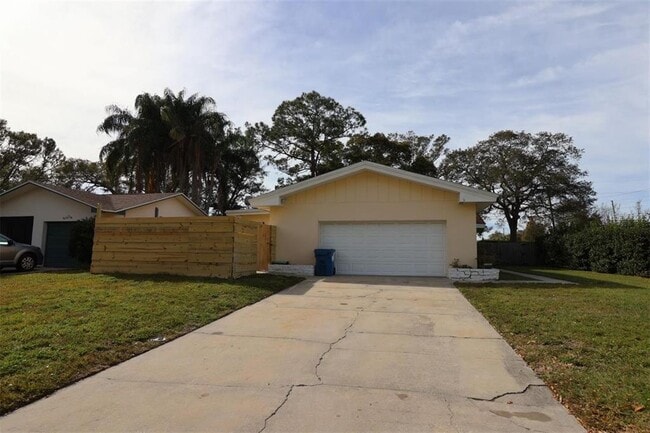 Building Photo - 1602 S Lady Mary Dr