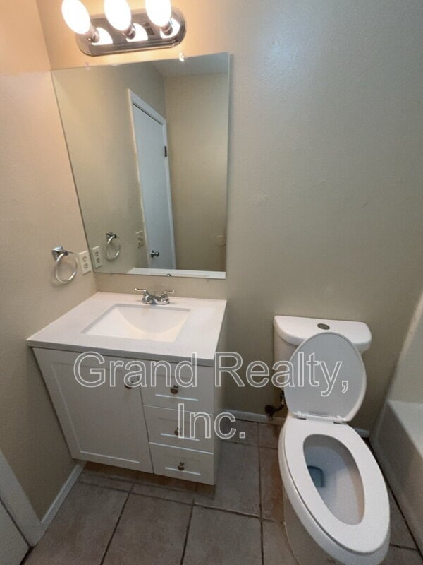 Building Photo - 5385 E Avenida De Golf