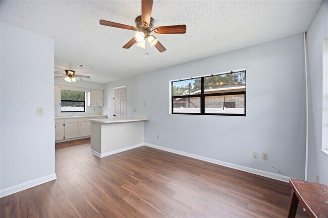 Building Photo - 5412 N 48th St