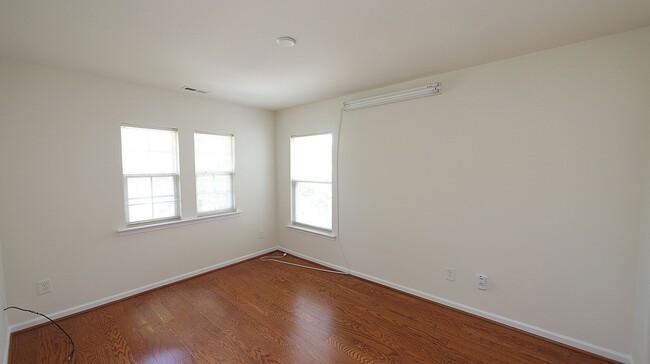 Building Photo - Spacious Home in Superb Cary Location *Amb...