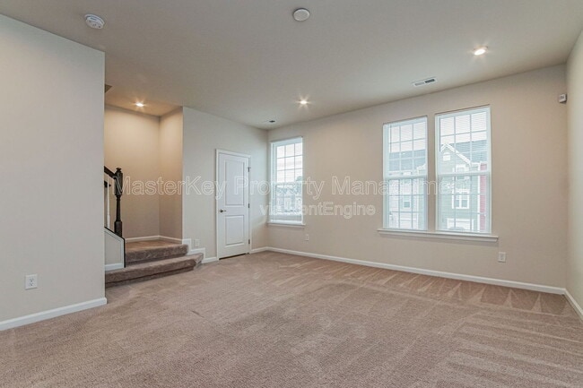 Building Photo - 945 Arnold Place Dr