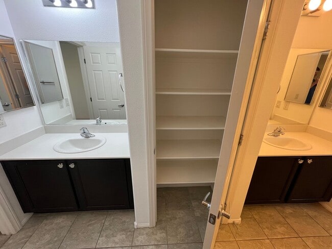 Building Photo - 5693 Point Loma Ct