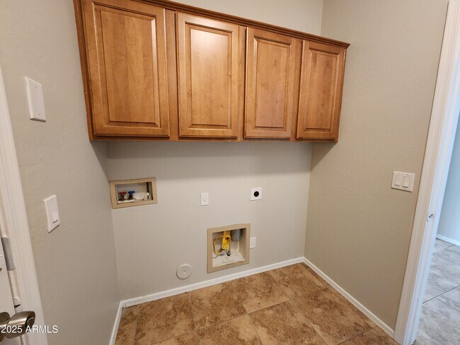 Building Photo - 18805 E Mockingbird Dr