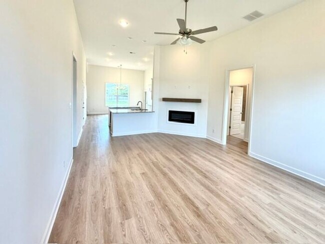 Building Photo - Now Leasing a brand new 5-bedroom 3 bath home in Somerville.