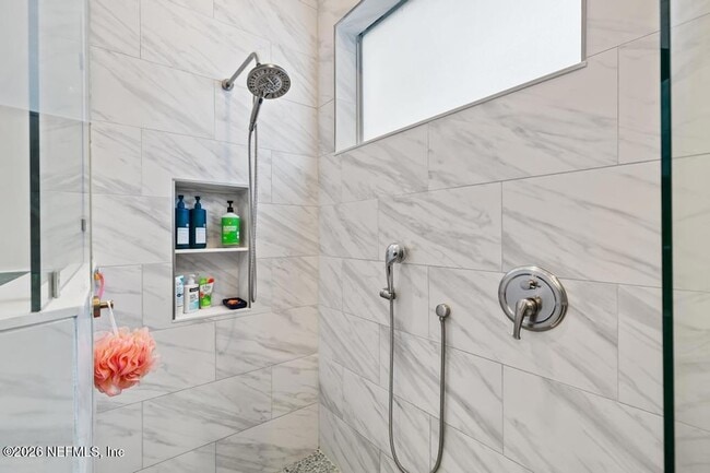 Building Photo - 1175 Eagle Point Dr