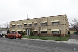 Building Photo - 1422 Leyden