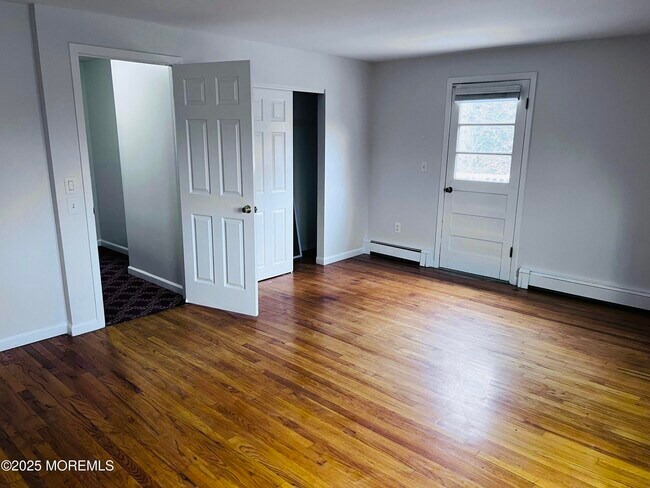 Building Photo - 891 Raleigh Dr