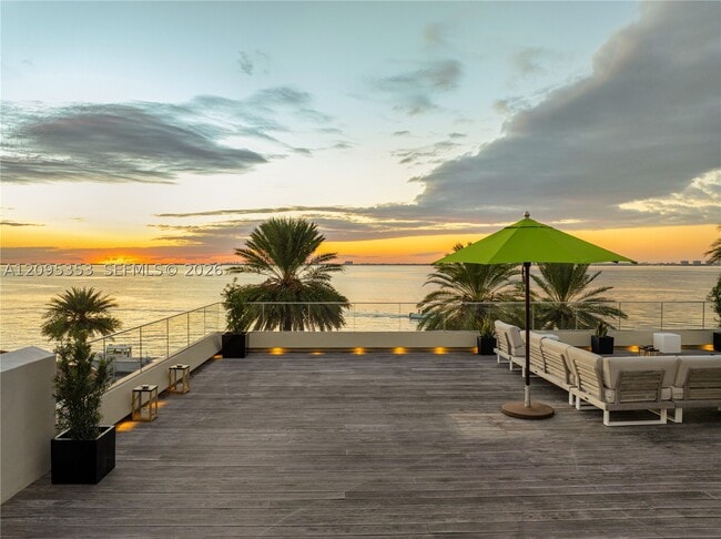 Building Photo - 360 Harbor Dr
