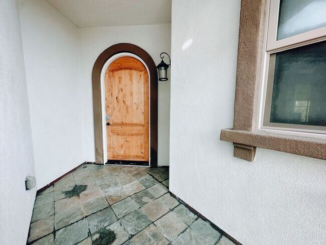 Building Photo - Palacial 6 Bed in Olde Carlsbad with Ocean...