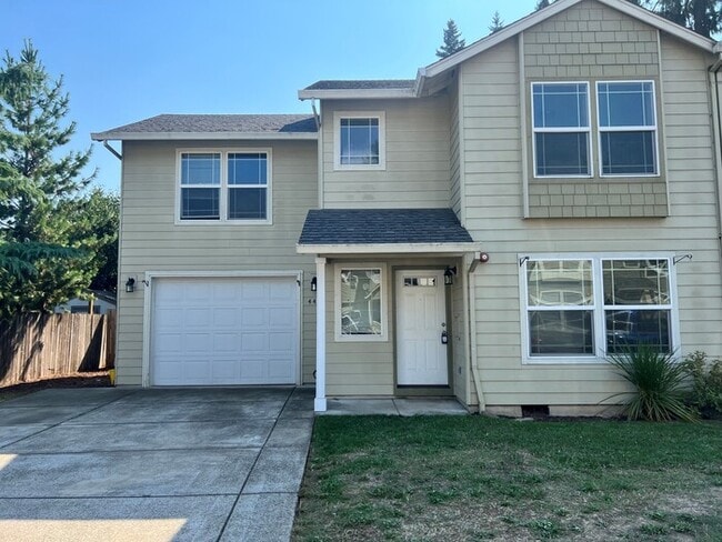 Building Photo - Beautiful Home with LVP Flooring, W/D, Garage, Back Yard, and MORE!