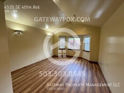 Building Photo - 4535 SE 40th Ave