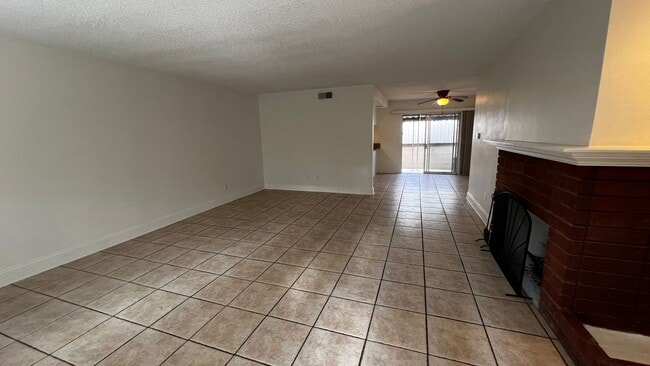 Building Photo - 3 Bed 2 Bath Downstairs Apartment For Rent in Whittier with 2 Car Garage