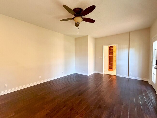 Building Photo - 1402 E Rhett Butler Rd