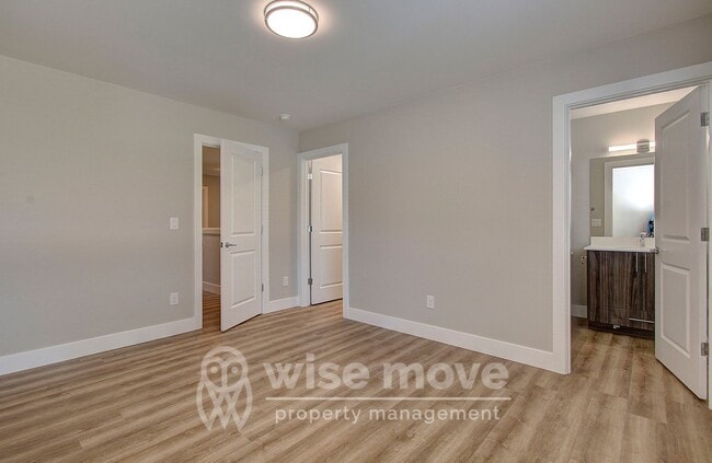 Building Photo - Modern Multi-Gen Living- Brand New