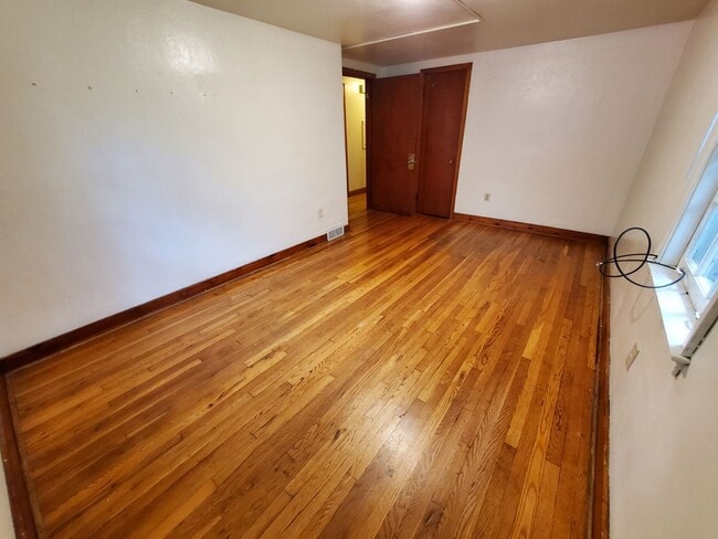 Building Photo - 277 Woodland Dr