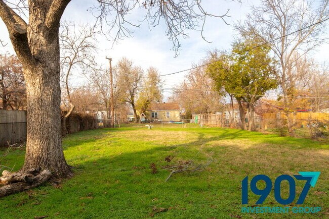 Building Photo - Completely Updated 3-Bed, 2-Bath Home in O...