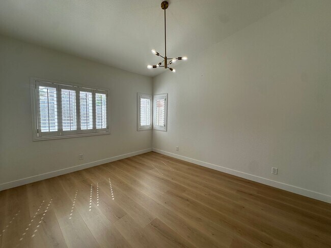 Building Photo - Beautiful Single Story Las Vegas Home For Rent.