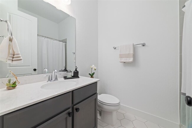 Building Photo - 28266 Emerald Bnd