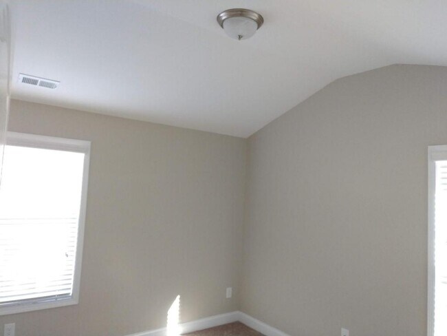 Building Photo - 150 Tipperary St