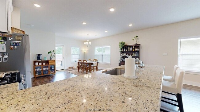 Building Photo - 918 Fork Ct
