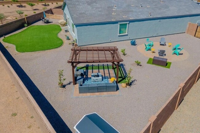 Building Photo - 2639 E Alida Trail