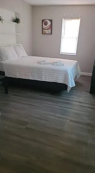 Building Photo - 3803 43rd Ave N