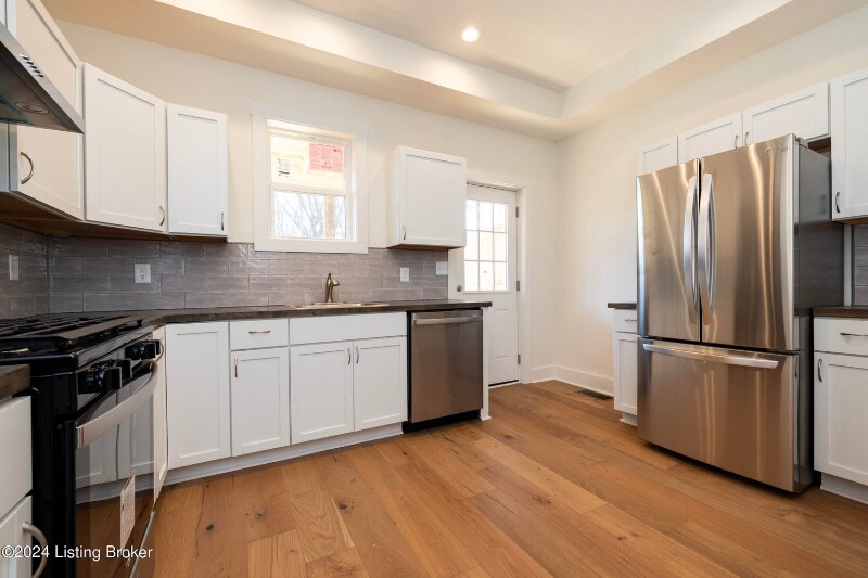 Building Photo - 426 E Oak St