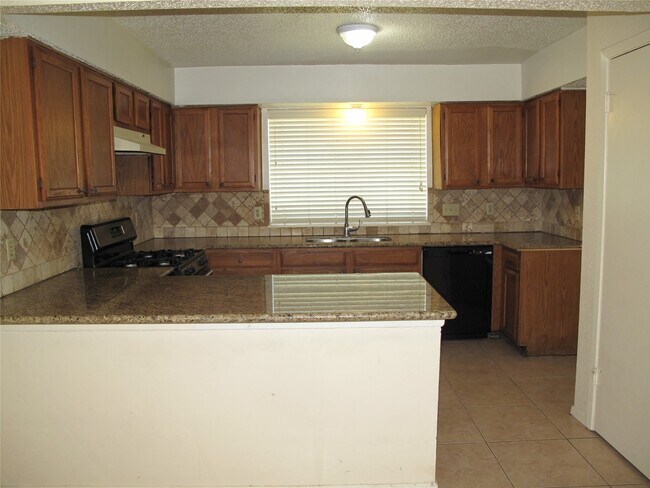 Building Photo - 2526 Doverglen Dr