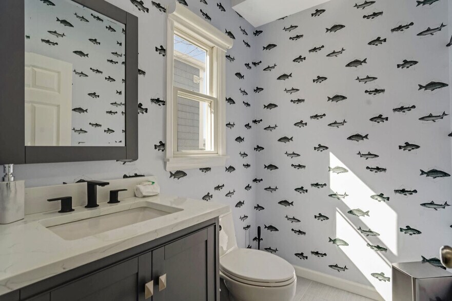 Building Photo - 76 Creek Rd