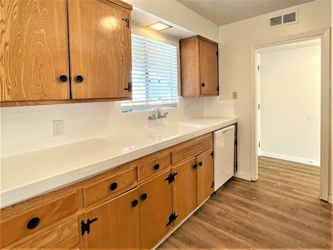 Building Photo - 5321 57th St