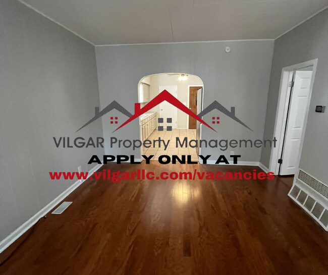 Building Photo - 2426 Schrage Ave