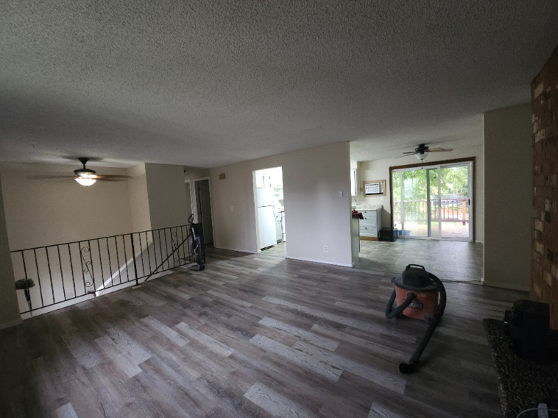 Building Photo - 411 S Pierce Rd