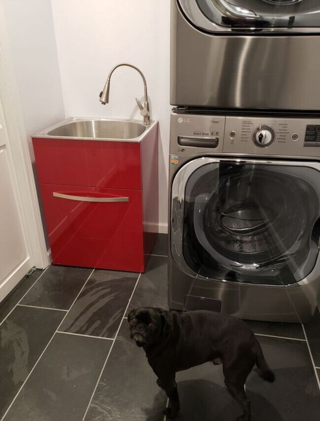 Building Photo - Offered for Rent – Available April 1, 2026 St. Lawrence Seaway Luxury Waterfront Home – Cape Vinc...