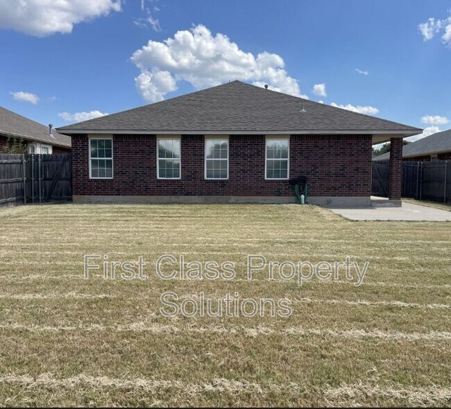 Building Photo - 1816 Creekside Dr
