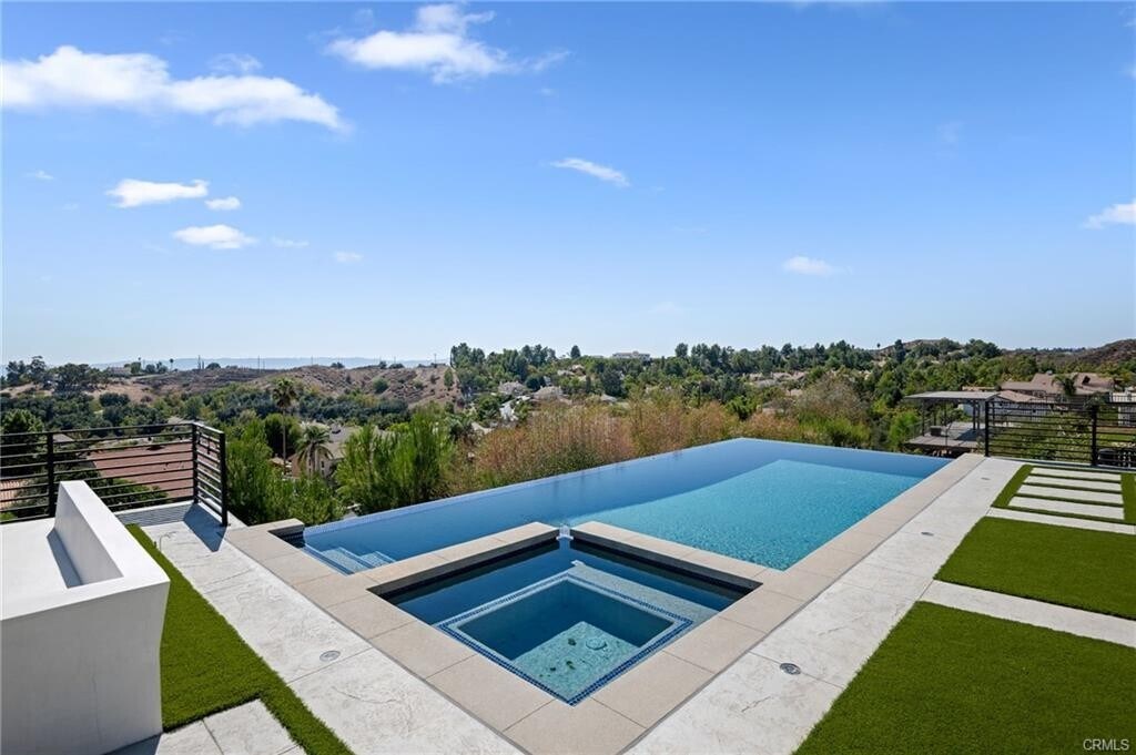 Building Photo - 17764 Sidwell St