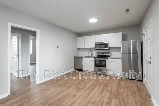 Building Photo - 3807 Woodlawn St