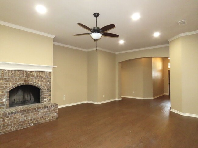 Building Photo - Coming Soon!! Lindale, Gorgeous 4 Bedroom, 2 Bath Home!